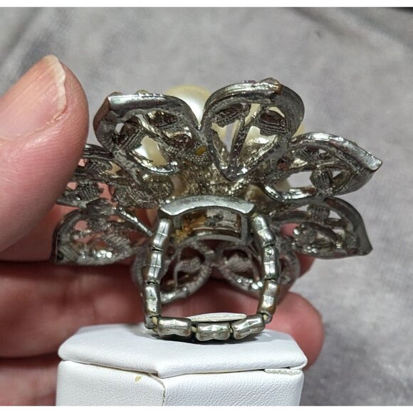 Whimsical Fairycore Floral AB Rhinestone Faux Pearl Stretch Ring SIze 9 - Picture 8 of 10